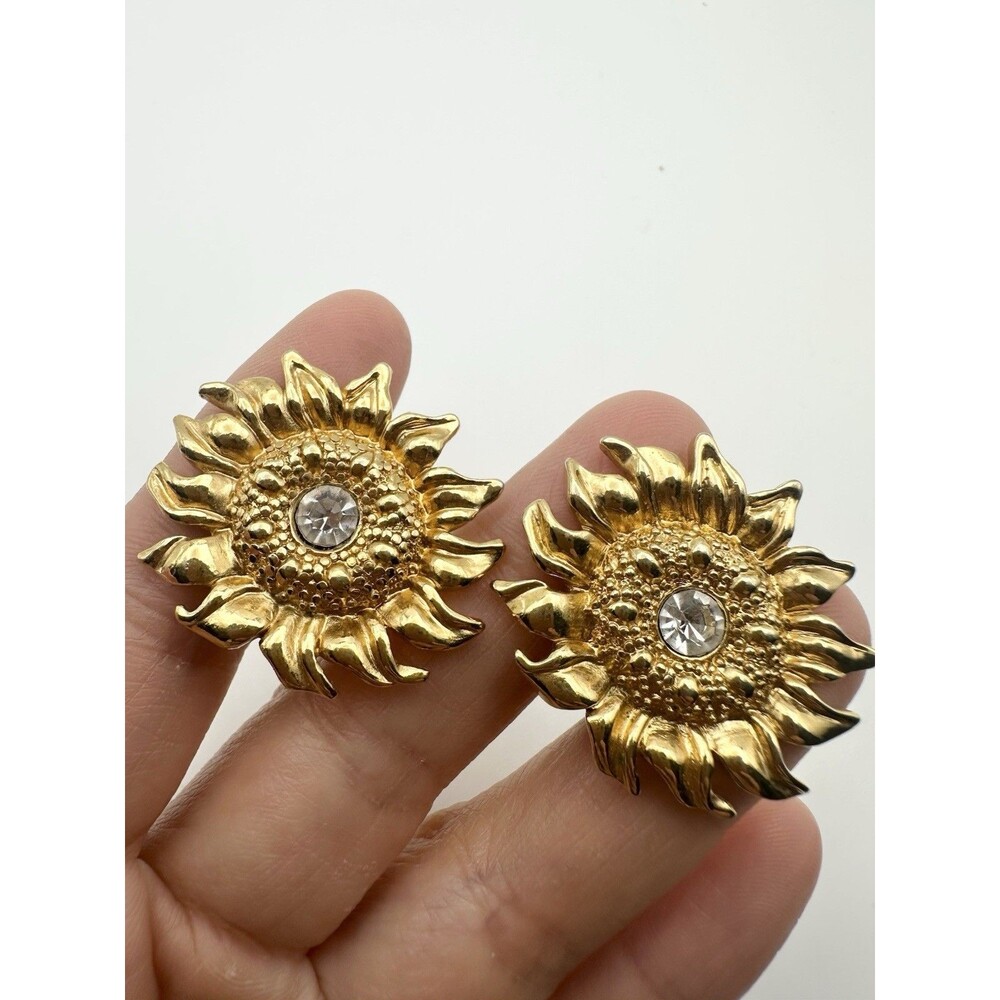 Vintage Sunflower Clip On Earrings Gold Tone